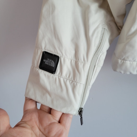 The North Face Off White Short Jacket - Picture 6 of 10